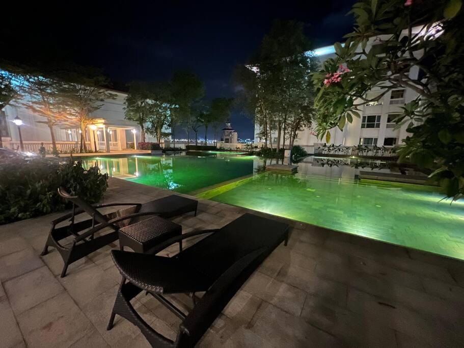 2Beds Seaview Straits Quay Comes With Carpark And Hothub Bagan Jermal Eksteriør billede