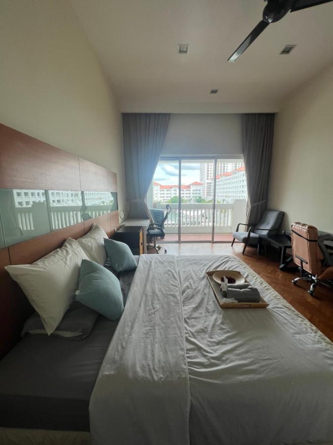 2Beds Seaview Straits Quay Comes With Carpark And Hothub Bagan Jermal Eksteriør billede