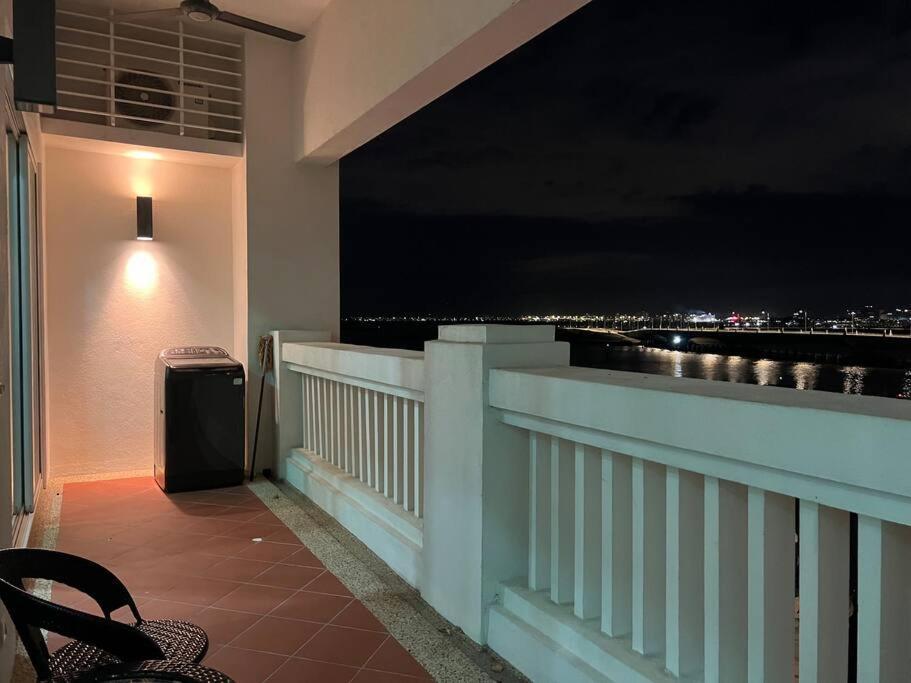 2Beds Seaview Straits Quay Comes With Carpark And Hothub Bagan Jermal Eksteriør billede